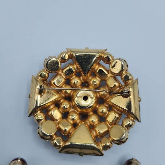 Juliana D & E Round Embellished Brooch & Triangle Clip-on Earrings Set Red - Picture 10 of 13